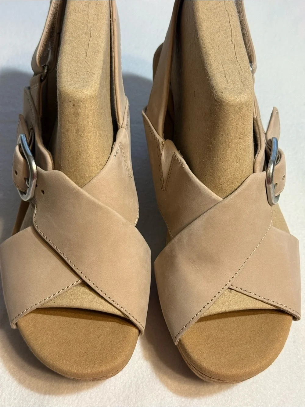 Clarks Women's Giselle Dove Nubuck Leather Wedge Cork Heel Sandals. Size 7.5 W